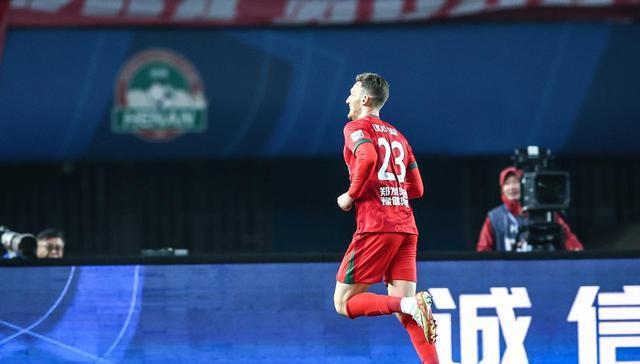 谁家中后卫, 队不在少数, 尤其是与西