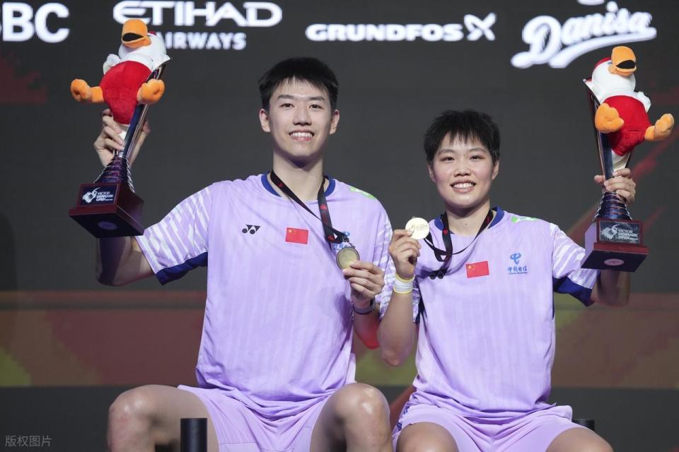 年连续夺得, 彦哲 年连续夺得, 彦哲